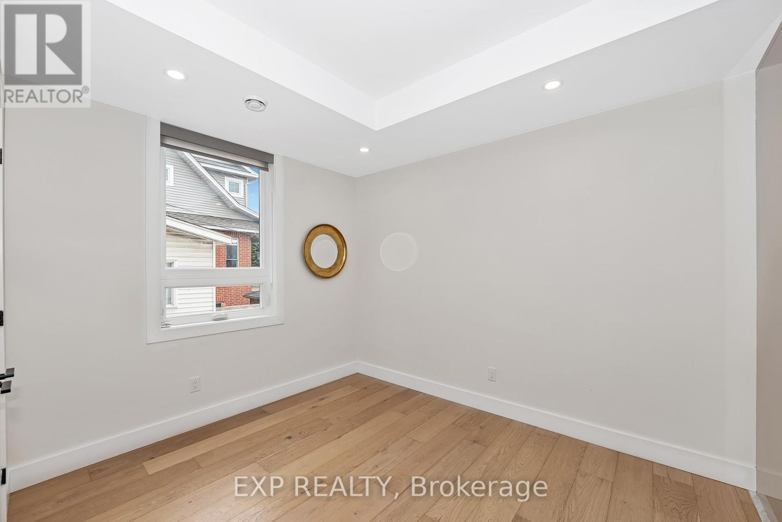Photo 17 of 4 A Huron Avenue N, Ottawa ON