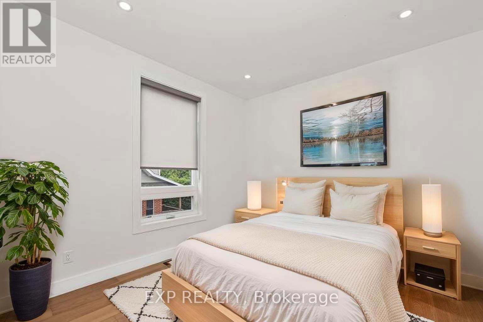 Photo 31 of 4 A Huron Avenue N, Ottawa ON