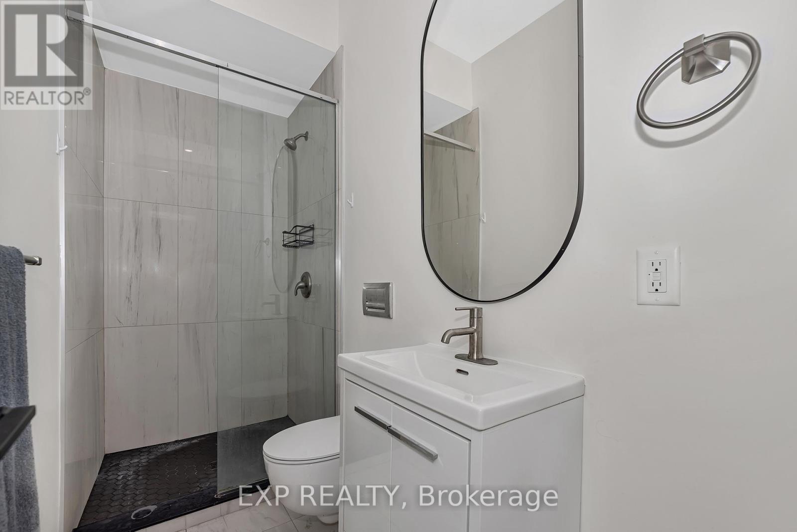 Photo 41 of 4 A Huron Avenue N, Ottawa ON