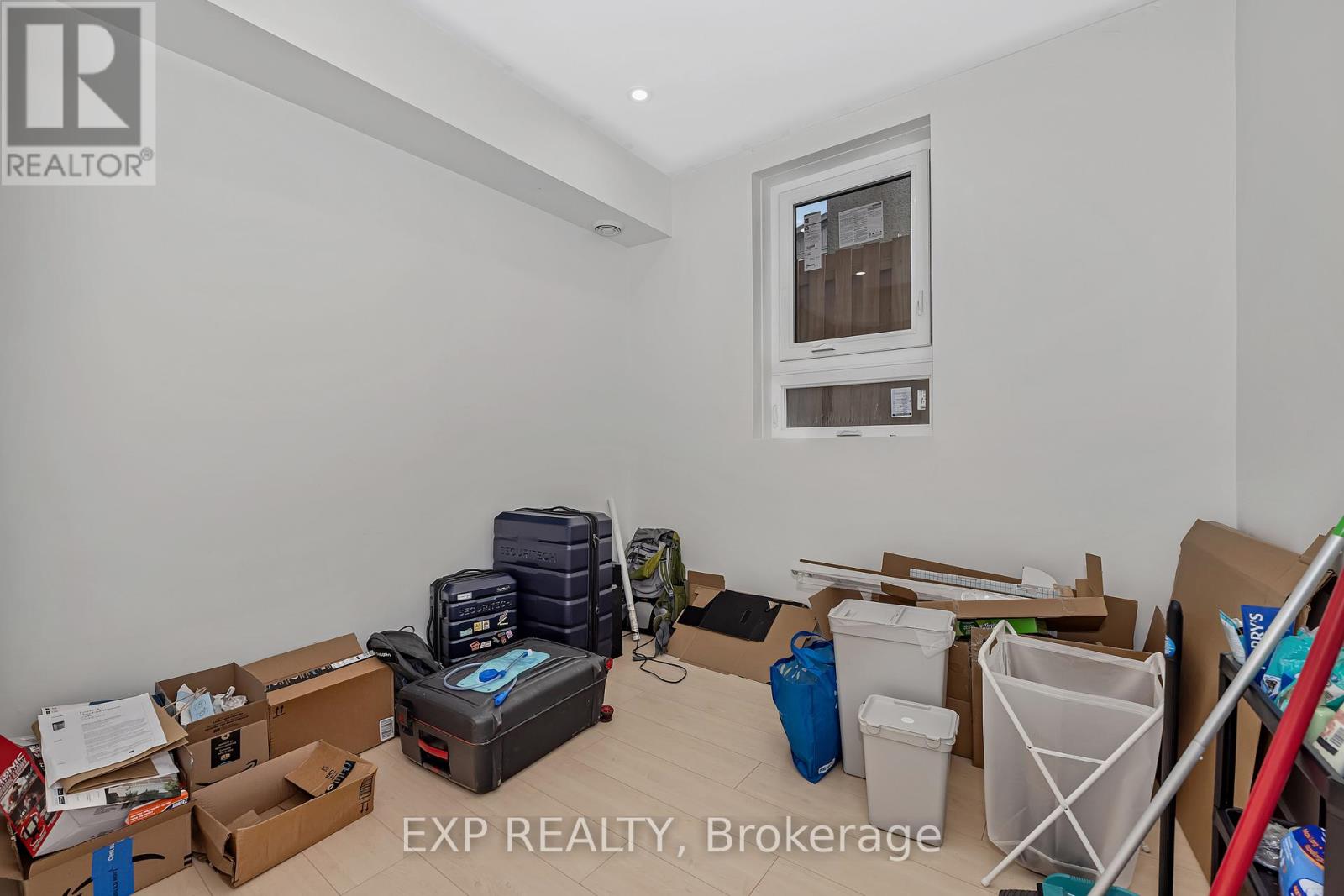 Photo 45 of 4 A Huron Avenue N, Ottawa ON