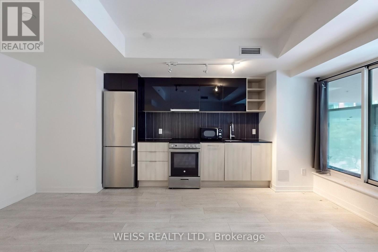 Photo 1 of 221 31 Tippett Road, Toronto ON