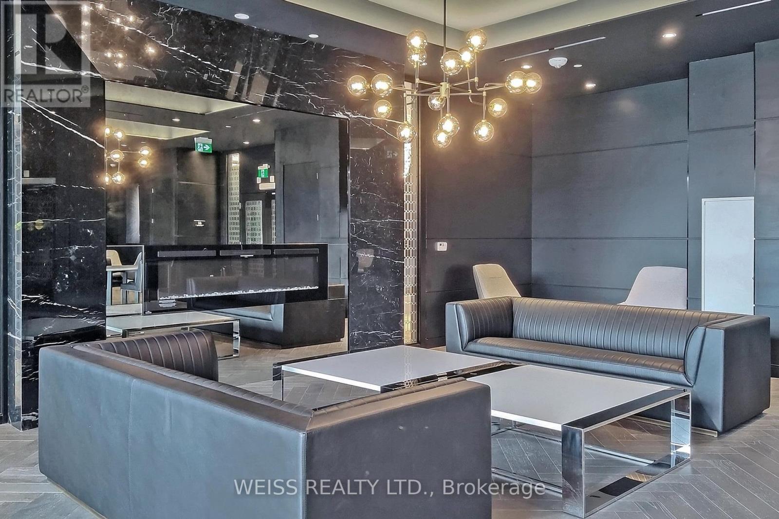 Photo 27 of 221 31 Tippett Road, Toronto ON