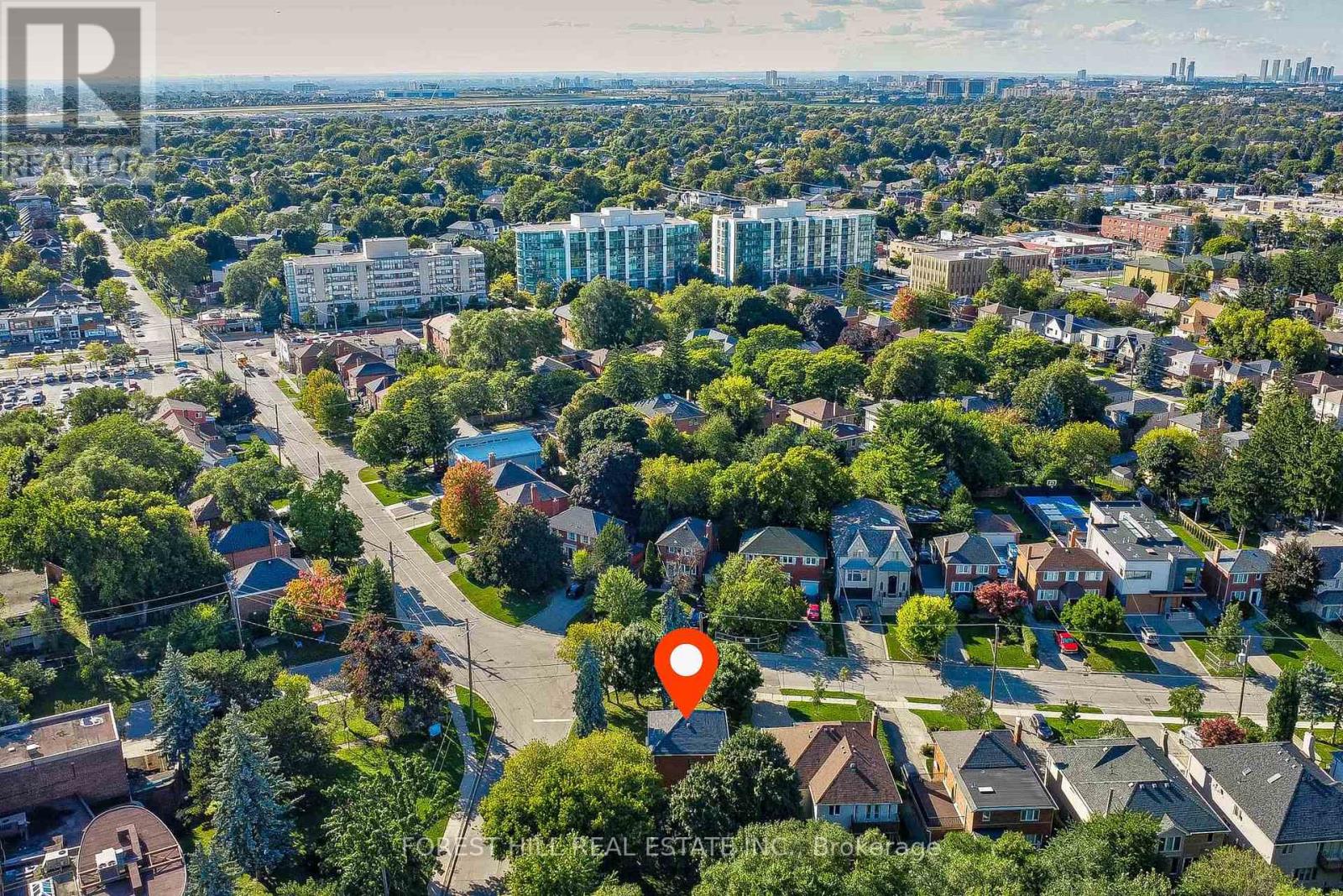 Photo 9 of 27 Westgate Boulevard, Toronto ON