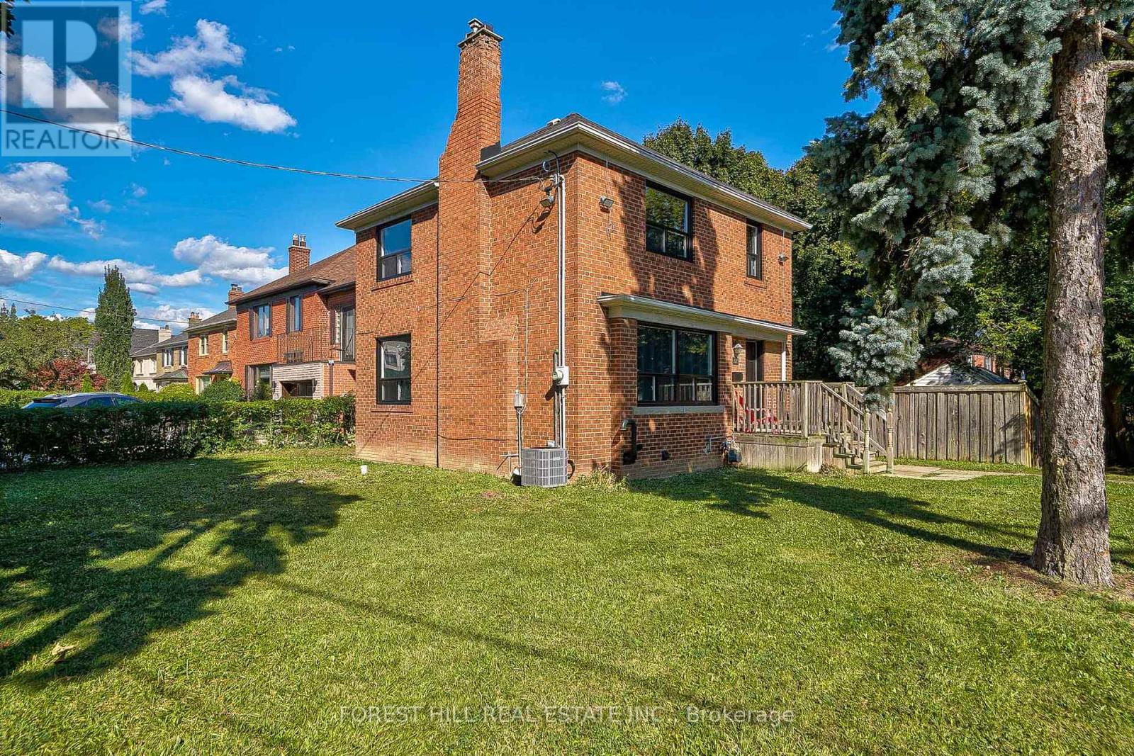 Photo 15 of 27 Westgate Boulevard, Toronto ON
