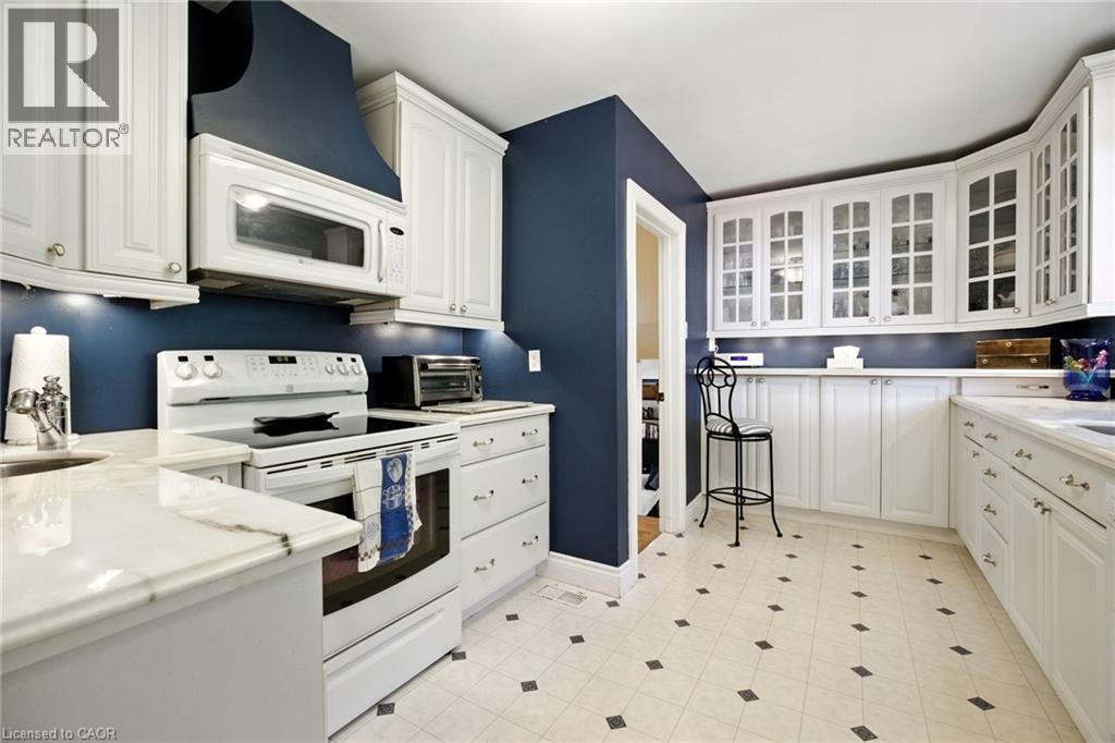 Photo 10 of 4042 Melba Lane, Burlington ON
