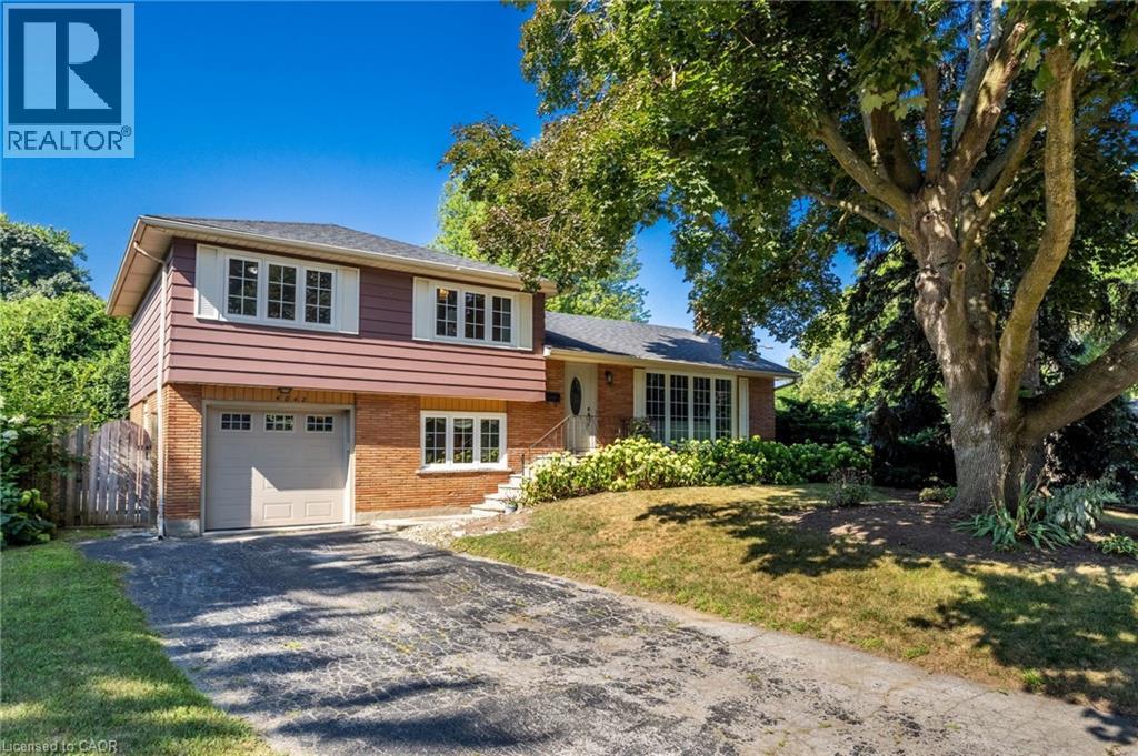 Photo 2 of 4042 Melba Lane, Burlington ON