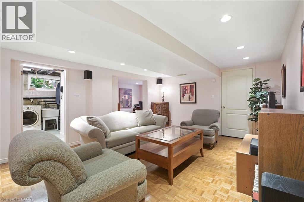 Photo 22 of 4042 Melba Lane, Burlington ON