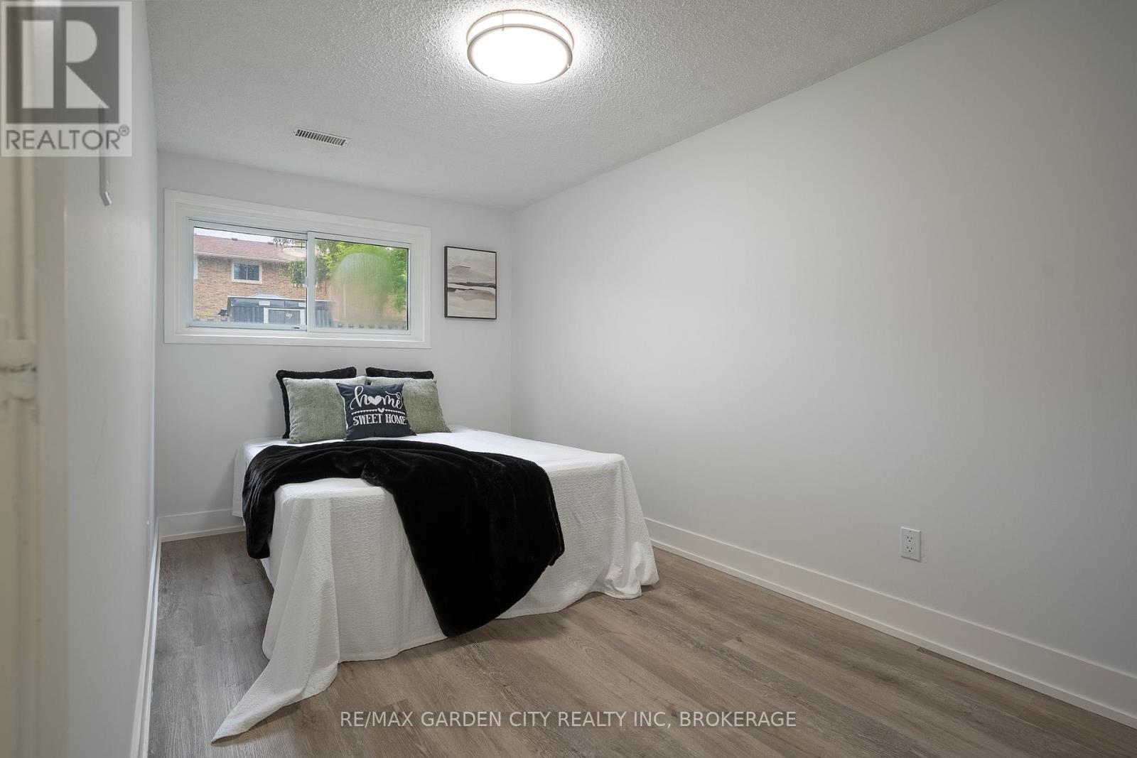 Photo 18 of 85 Ventura Drive, St Catharines ON