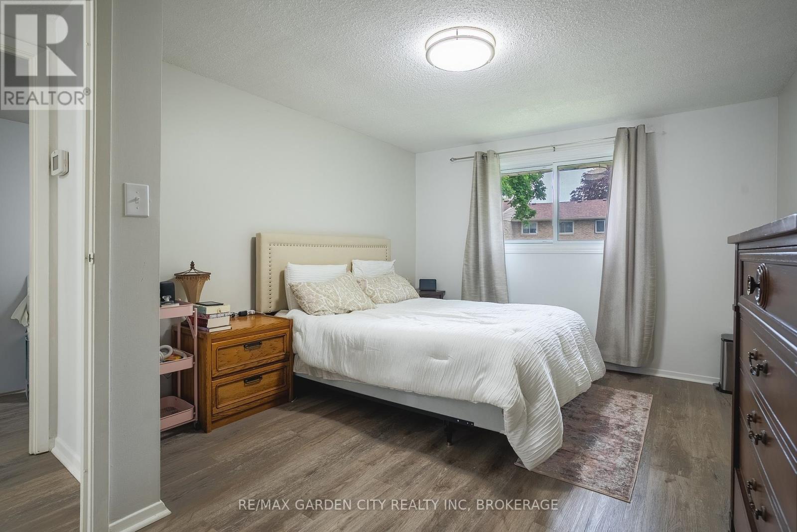 Photo 4 of 85 Ventura Drive, St Catharines ON