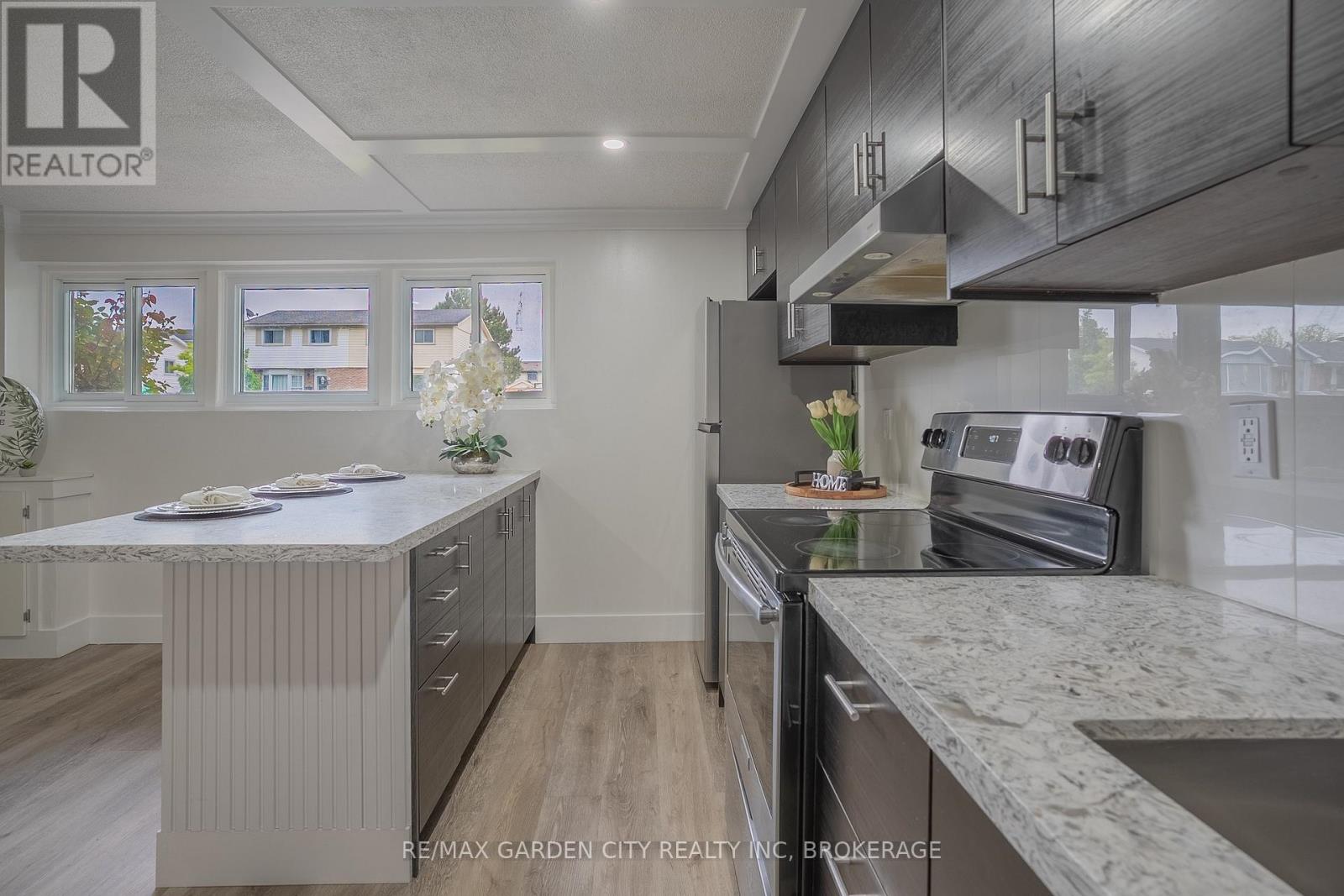 Photo 13 of 85 Ventura Drive, St Catharines ON