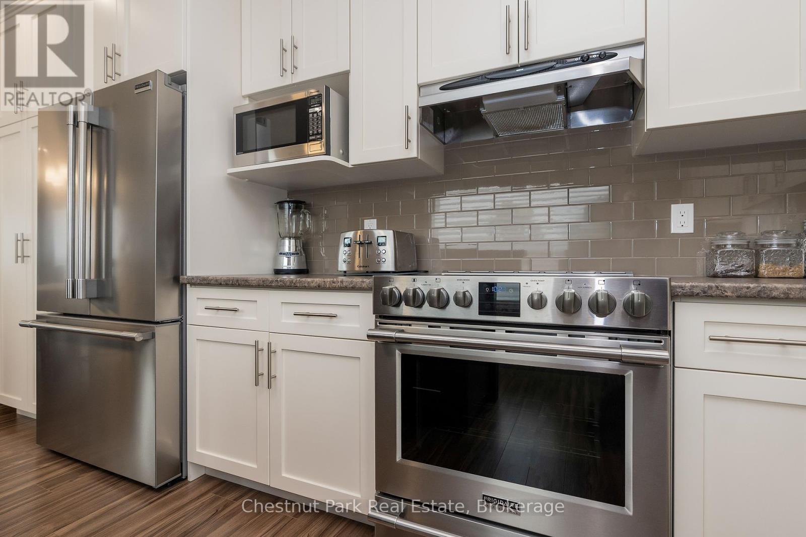 Photo 17 of 21 Portland Street, Collingwood ON