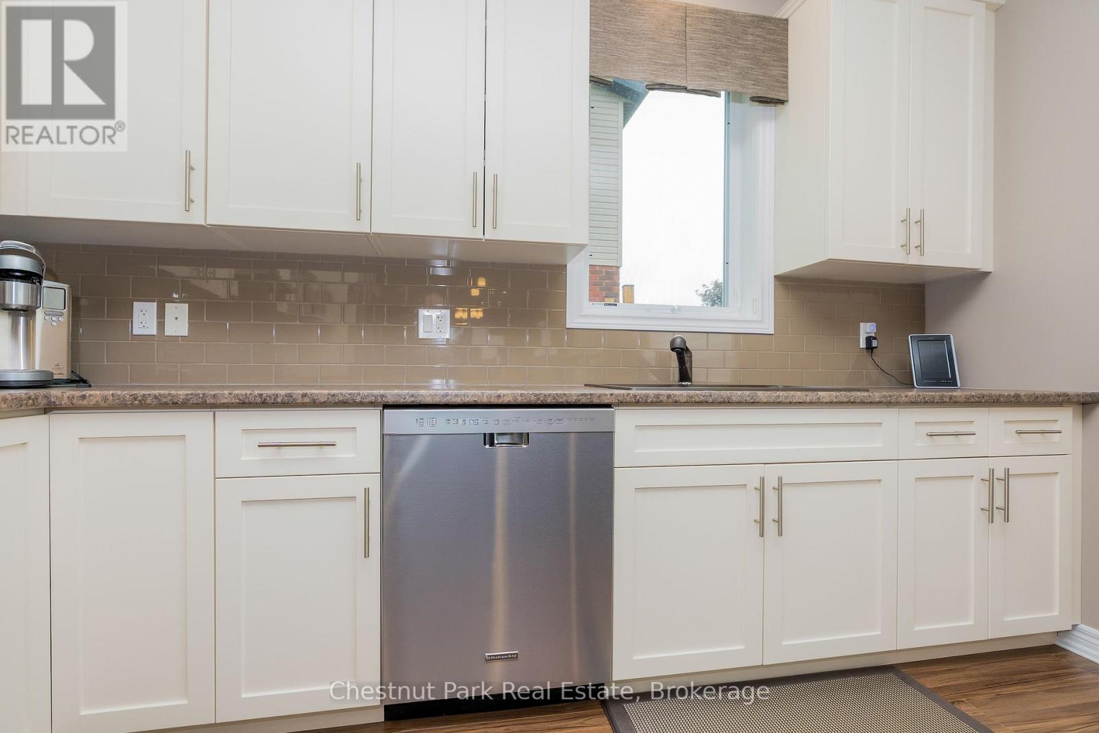 Photo 25 of 21 Portland Street, Collingwood ON