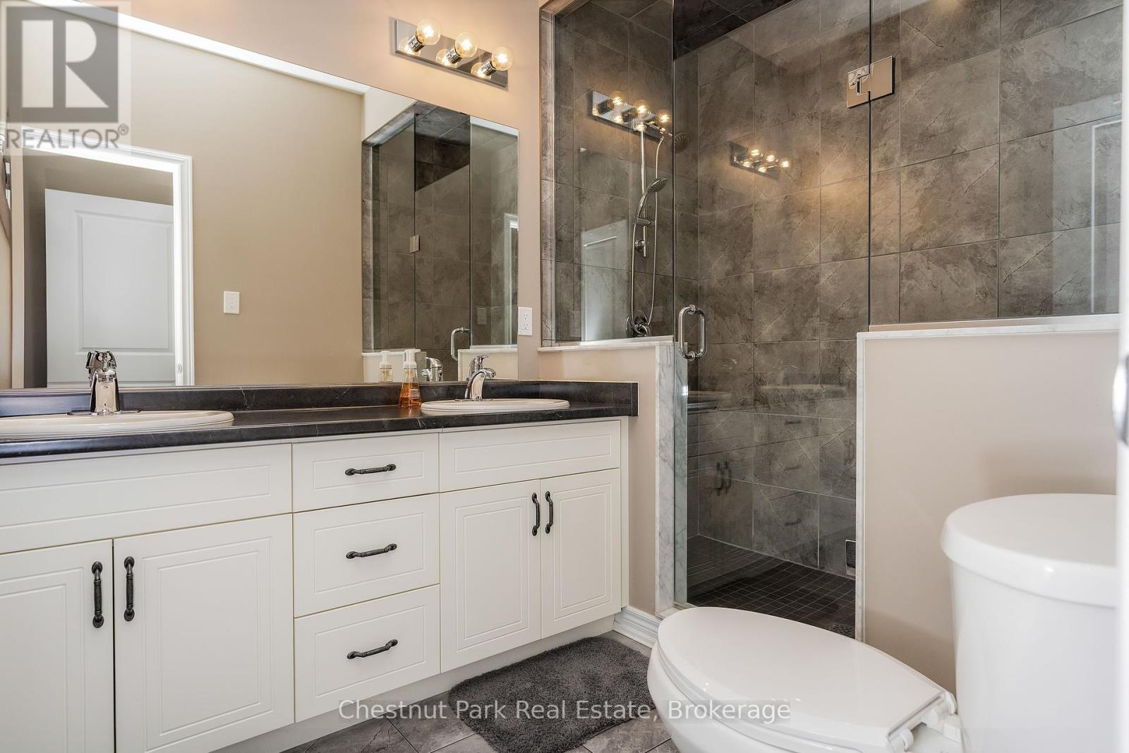 Photo 31 of 21 Portland Street, Collingwood ON