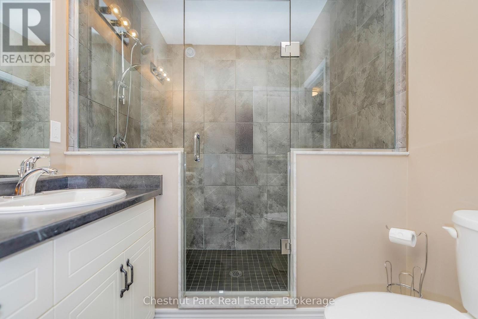Photo 18 of 21 Portland Street, Collingwood ON