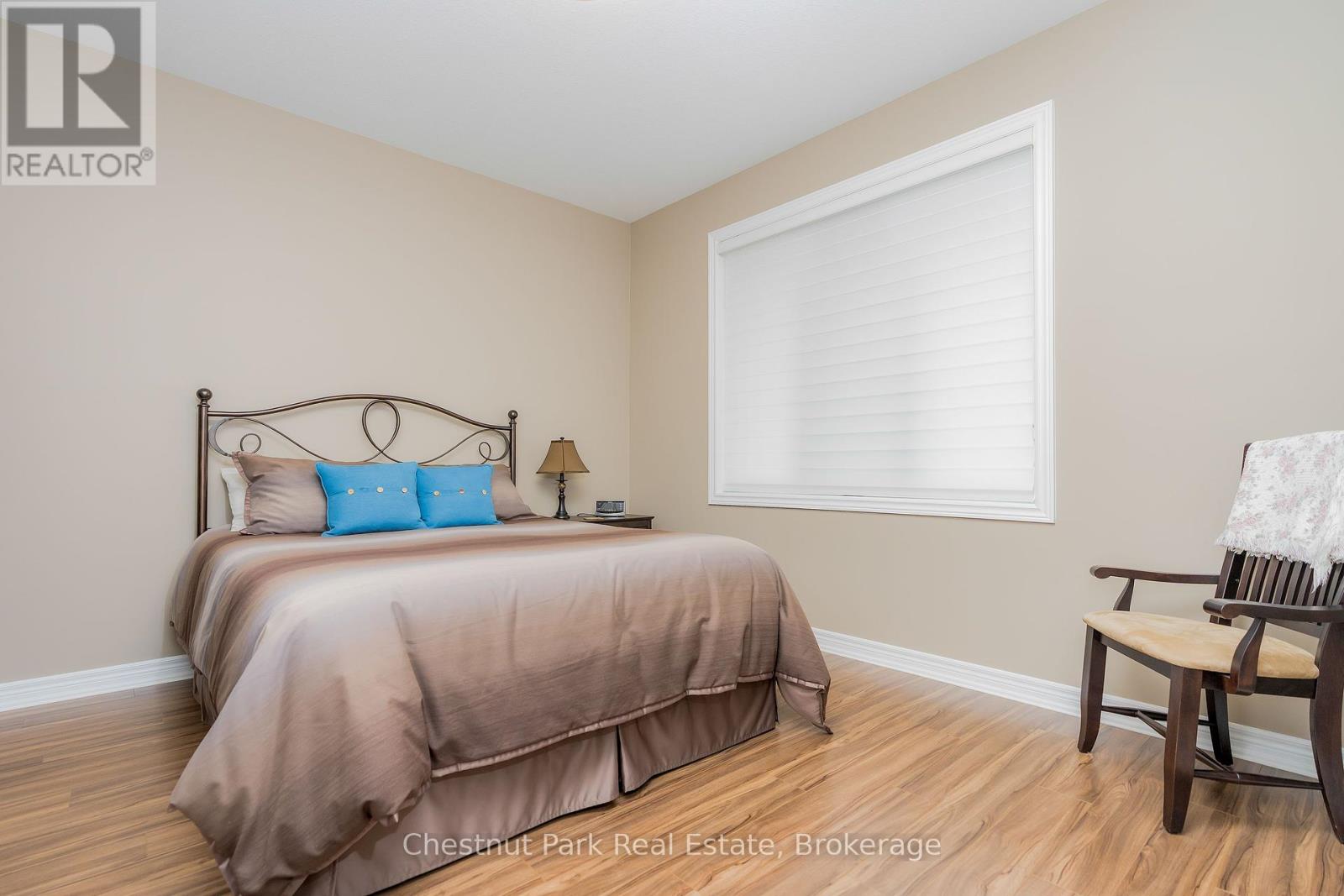 Photo 9 of 21 Portland Street, Collingwood ON