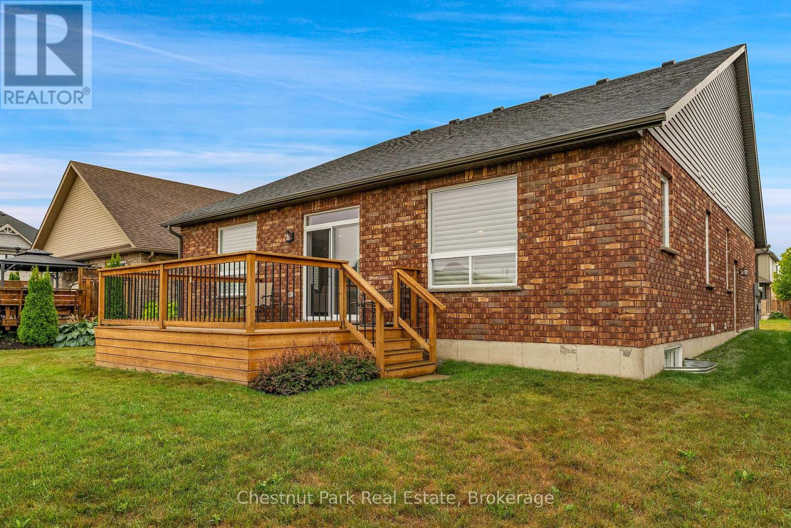 Photo 3 of 21 Portland Street, Collingwood ON