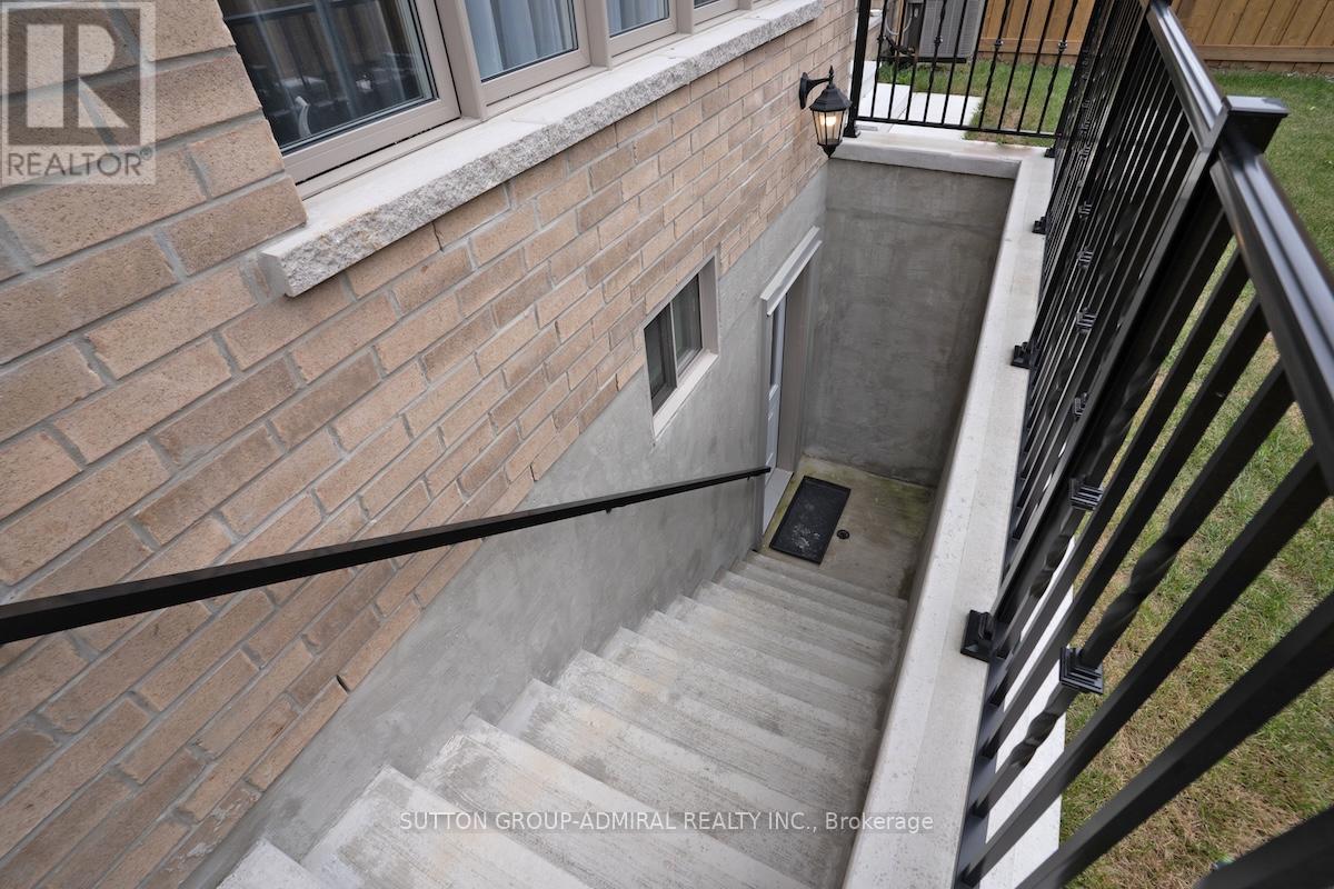 Photo 41 of 42 Solar Street, Richmond Hill ON