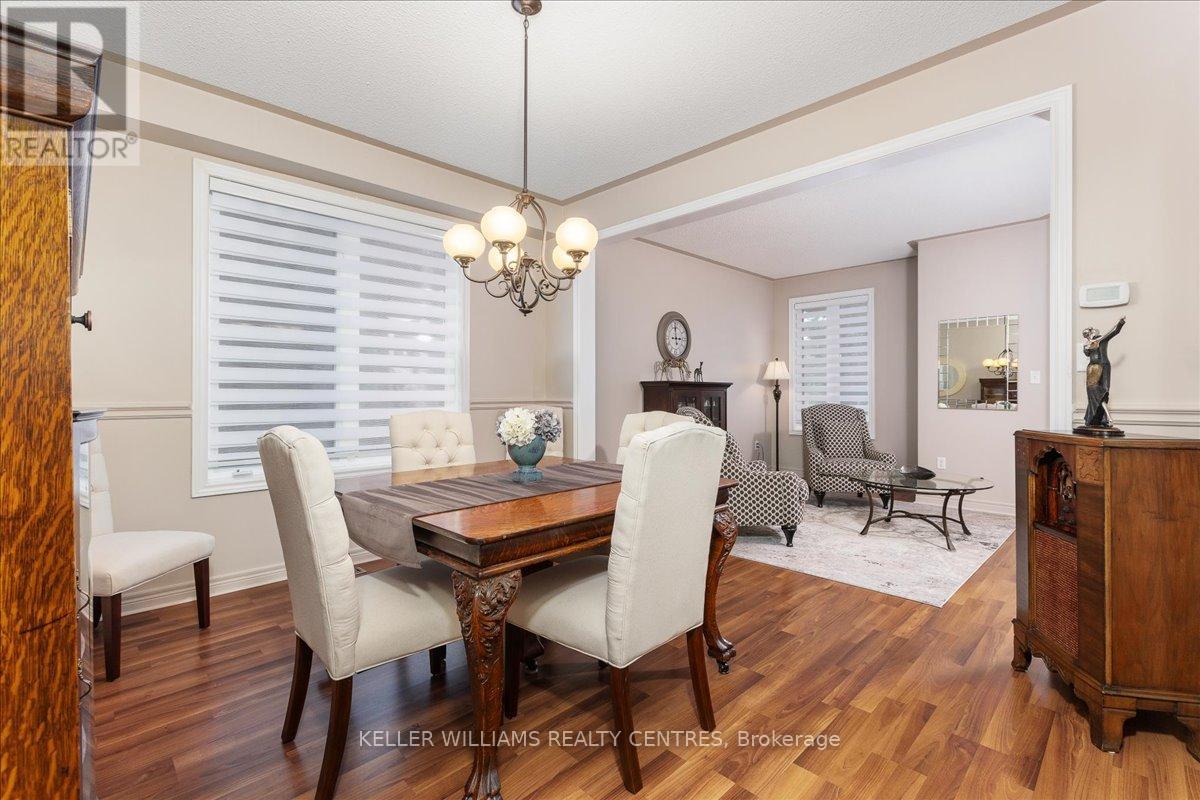 Photo 38 of 47 Ames Crescent, Aurora ON