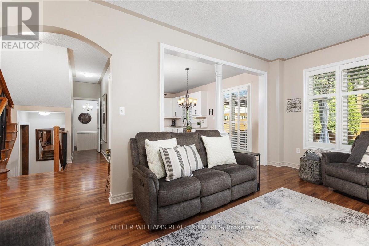 Photo 43 of 47 Ames Crescent, Aurora ON