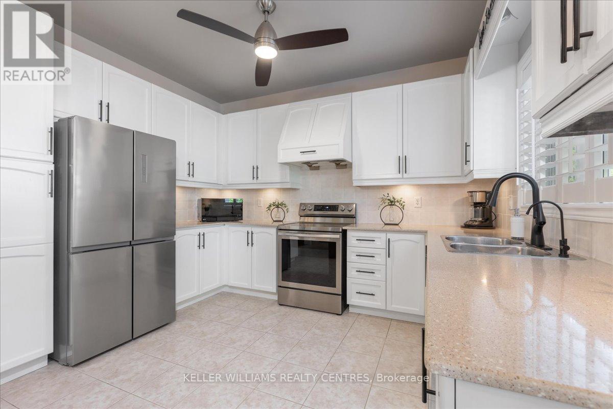 Photo 27 of 47 Ames Crescent, Aurora ON