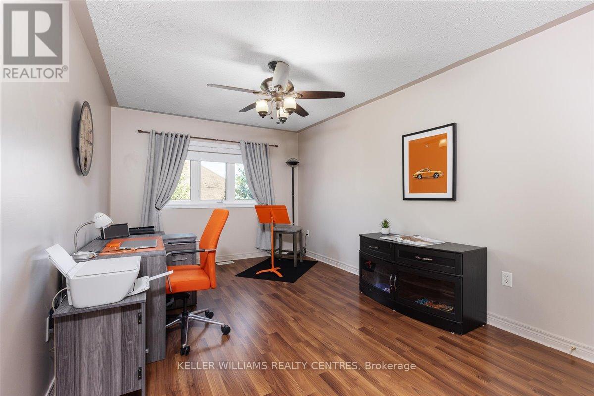 Photo 39 of 47 Ames Crescent, Aurora ON