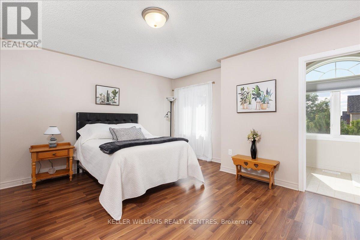 Photo 47 of 47 Ames Crescent, Aurora ON
