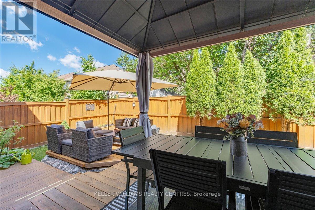 Photo 12 of 47 Ames Crescent, Aurora ON