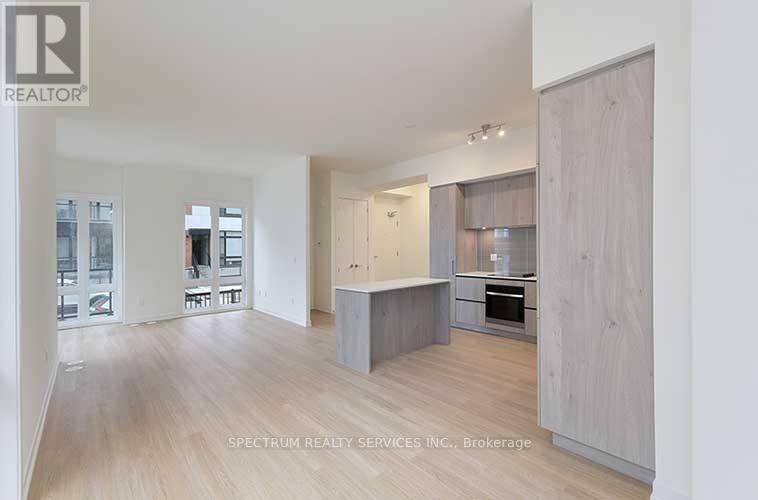 Photo 13 of 1001 14 David Eyer Road, Richmond Hill ON