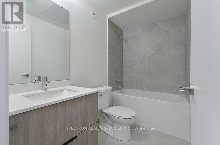 Photo 15 of 1001 14 David Eyer Road, Richmond Hill ON