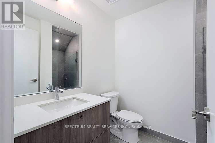 Photo 2 of 1001 14 David Eyer Road, Richmond Hill ON