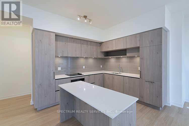 Photo 12 of 1001 14 David Eyer Road, Richmond Hill ON
