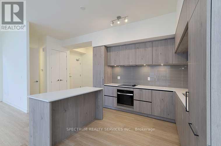 Photo 10 of 1001 14 David Eyer Road, Richmond Hill ON