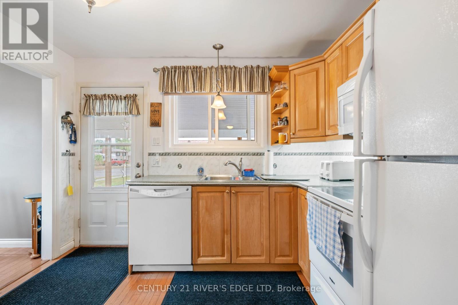 Photo 7 of 801 Tupper Street, Brockville ON