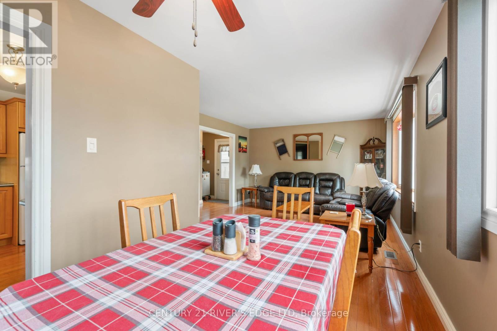Photo 40 of 801 Tupper Street, Brockville ON