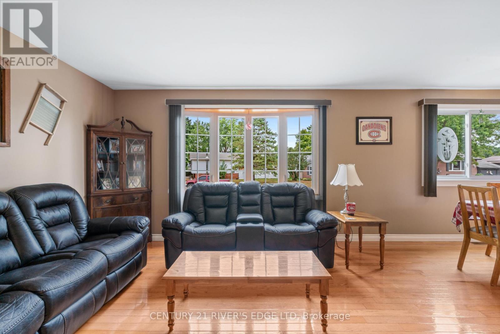 Photo 41 of 801 Tupper Street, Brockville ON