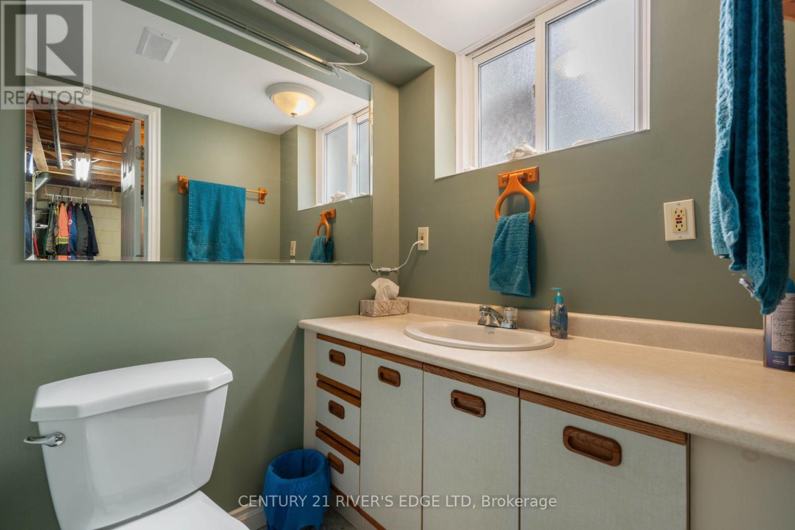 Photo 4 of 801 Tupper Street, Brockville ON