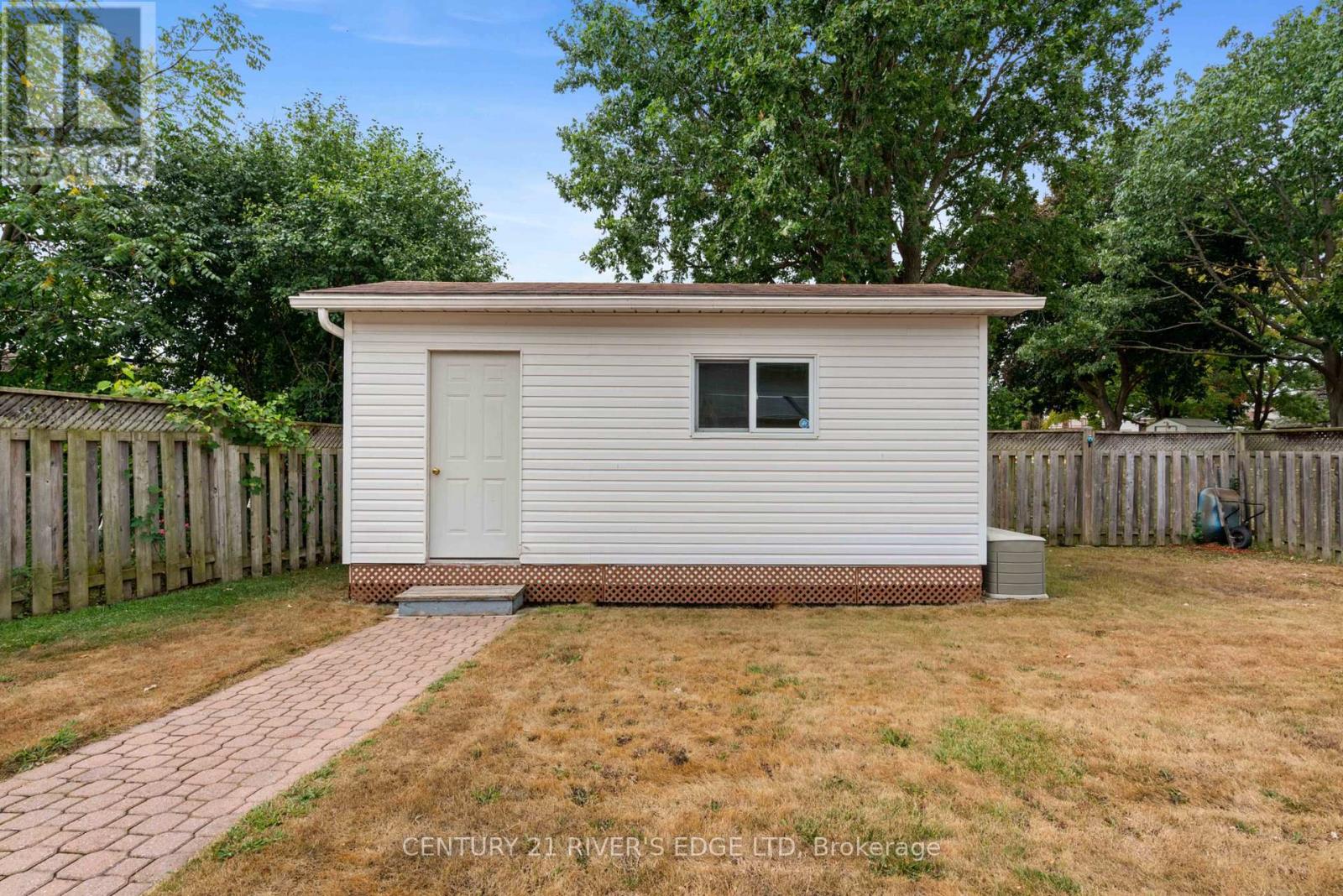 Photo 19 of 801 Tupper Street, Brockville ON
