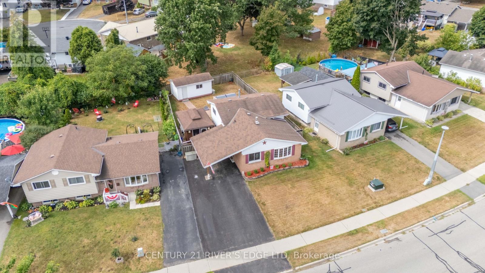Photo 12 of 801 Tupper Street, Brockville ON