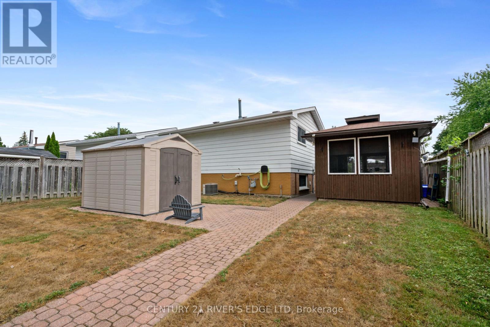 Photo 8 of 801 Tupper Street, Brockville ON
