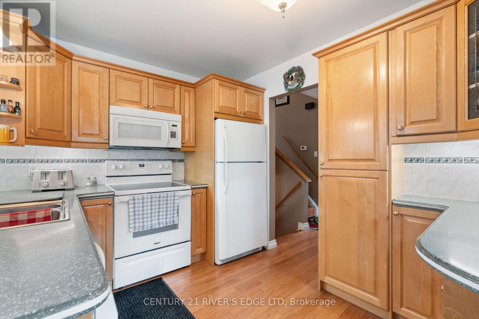 Photo 33 of 801 Tupper Street, Brockville ON