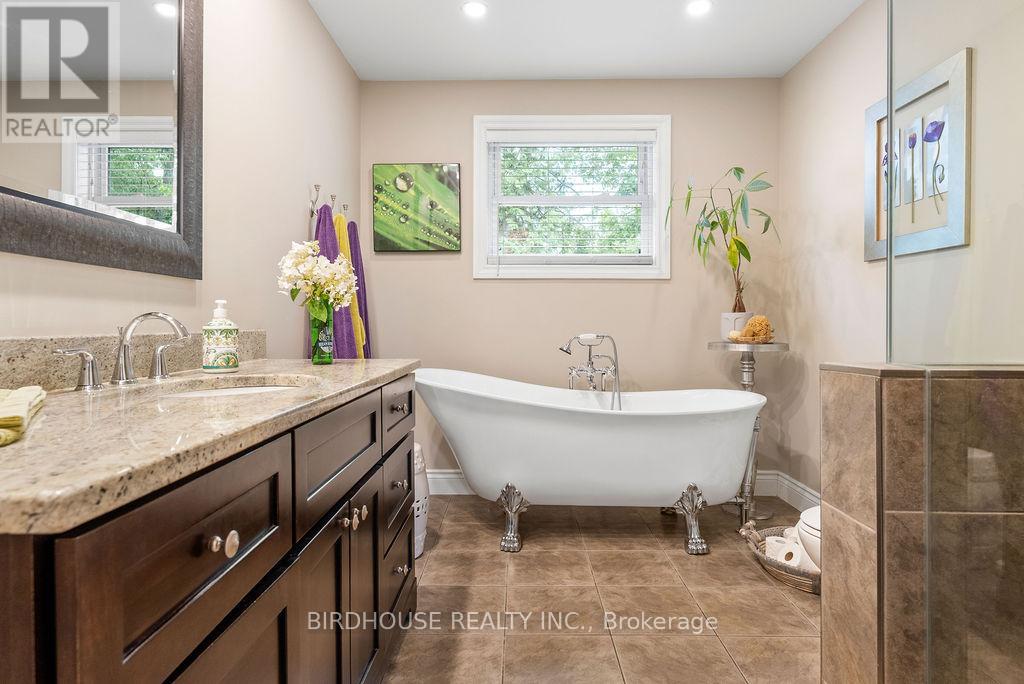 Photo 24 of 12 Northview Street, Kawartha Lakes ON