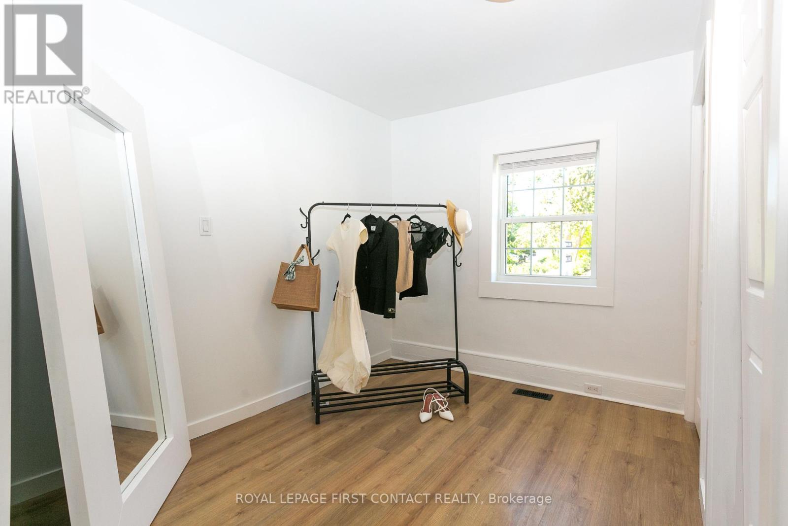 Photo 14 of 330 Laclie Street, Orillia ON