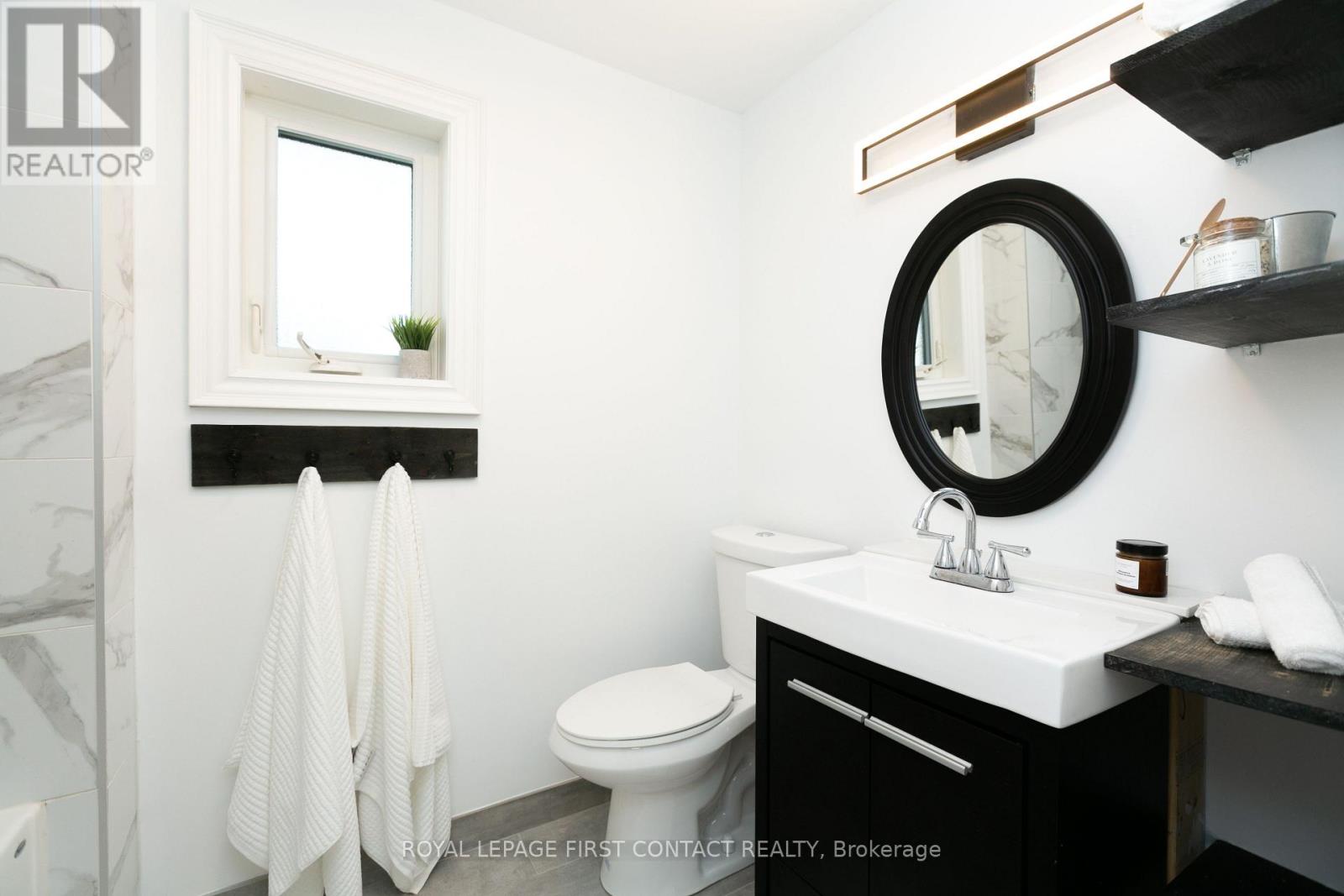Photo 15 of 330 Laclie Street, Orillia ON