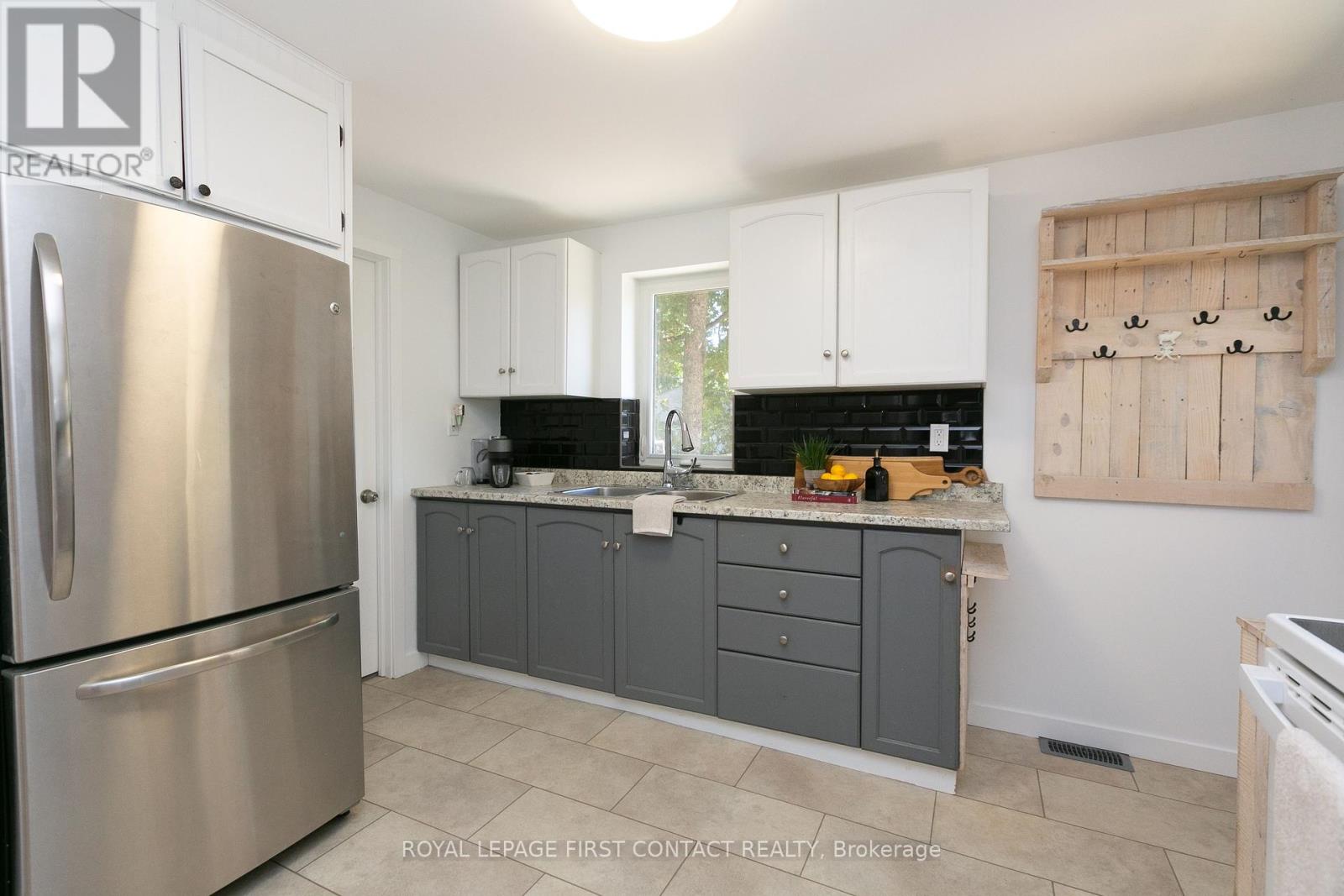 Photo 18 of 330 Laclie Street, Orillia ON