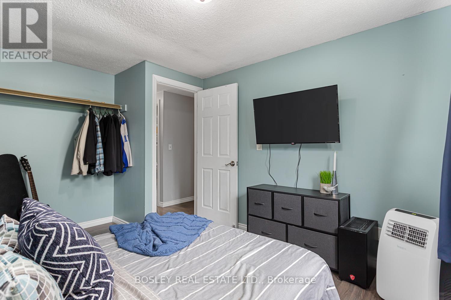 Photo 33 of 687 Mackechnie Crescent, Cobourg ON