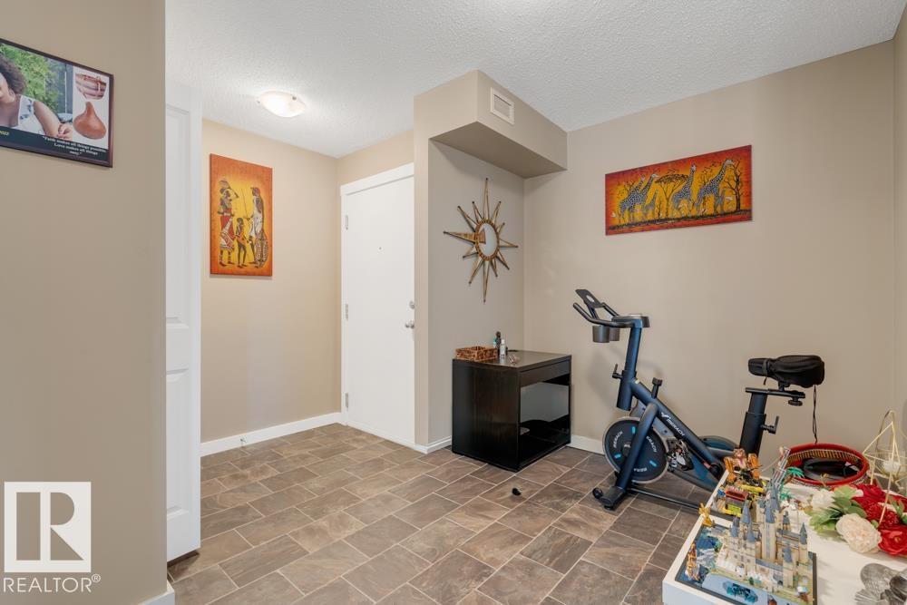 Photo 2 of 102 5816 Mullen Pl Nw, Edmonton AB