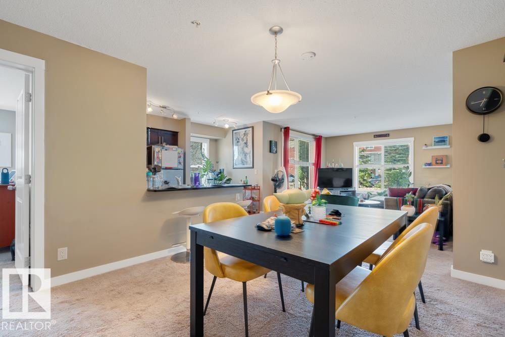 Photo 11 of 102 5816 Mullen Pl Nw, Edmonton AB