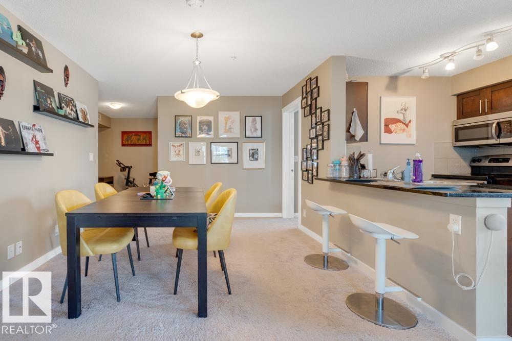 Photo 8 of 102 5816 Mullen Pl Nw, Edmonton AB