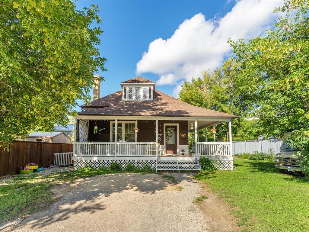 Photo 1 of 211 Queen Avenue, Selkirk MB