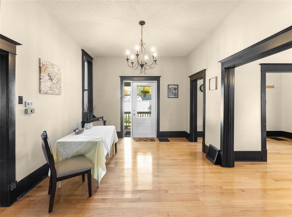 Photo 13 of 211 Queen Avenue, Selkirk MB